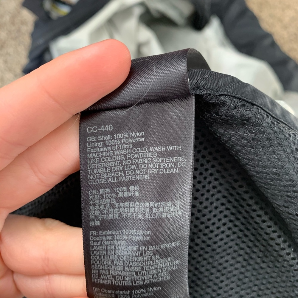 Marmot lightweight black nylon rain jacket large - Picture 5 of 6
